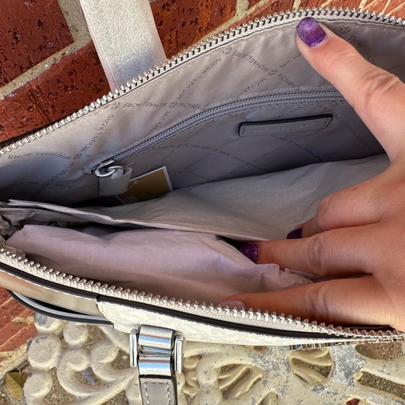 Michael Kors Silver and White Tote Bag Set - Picture 6 of 12